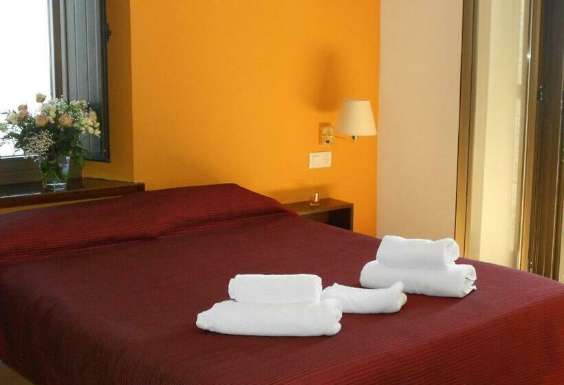 Номер Стандарт, Santuari De La Salut De Sant Feliu De Pallerols