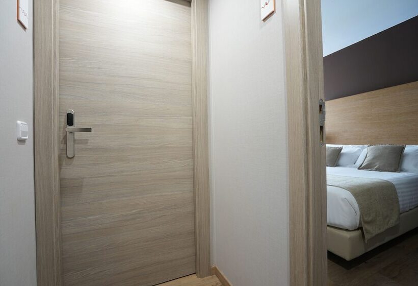 패밀리 룸, Windsor Tossa   Adults Only 16