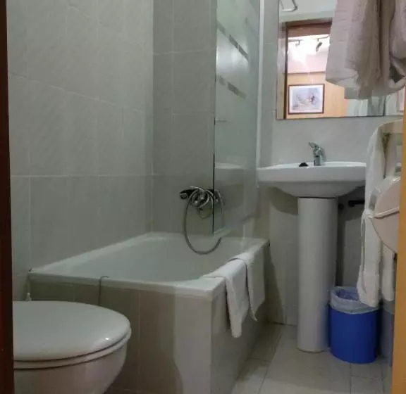 اتاق اکونومی, Pensión Venecia