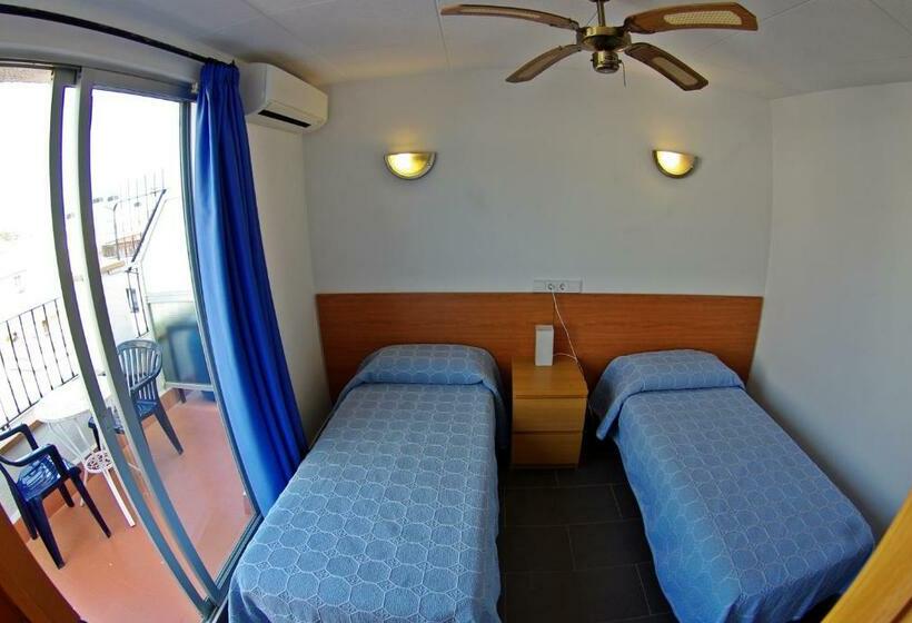 Standard Værelse m. Balkon, Hostal L'alba