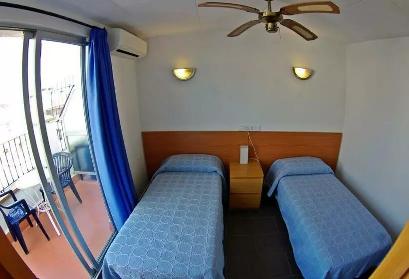 اتاق استاندارد با بالکن, Hostal L'alba