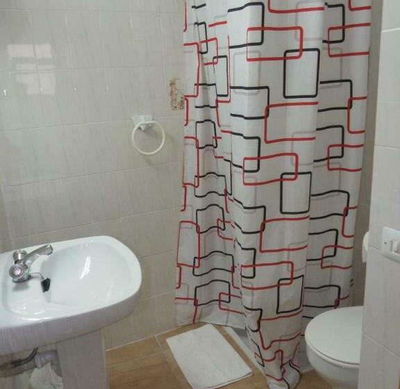 اتاق استاندارد با بالکن, Hostal L'alba