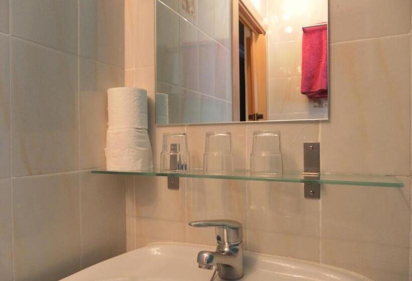 标准间带阳台, Hostal L'alba