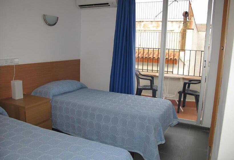 Standard Værelse m. Balkon, Hostal L'alba