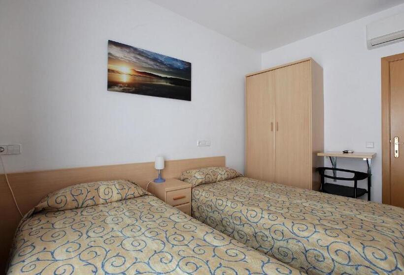 اتاق استاندارد با بالکن, Hostal L'alba