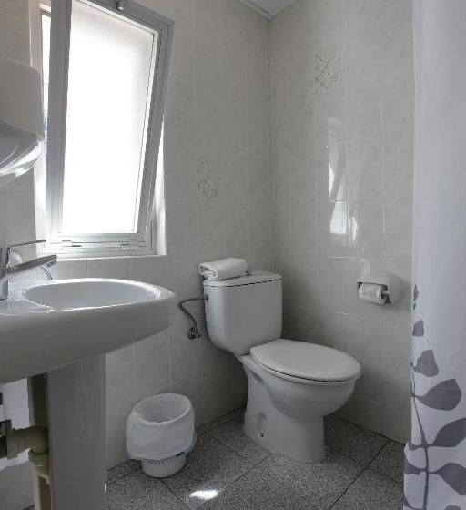 Standard 3 Pers. Værelse m. Balkon, Hostal L'alba