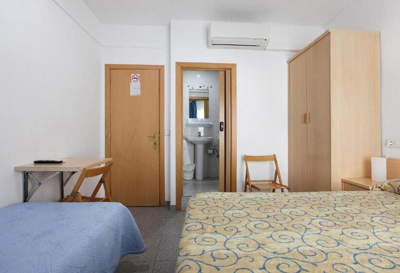 Standard 3 Pers. Værelse m. Balkon, Hostal L'alba