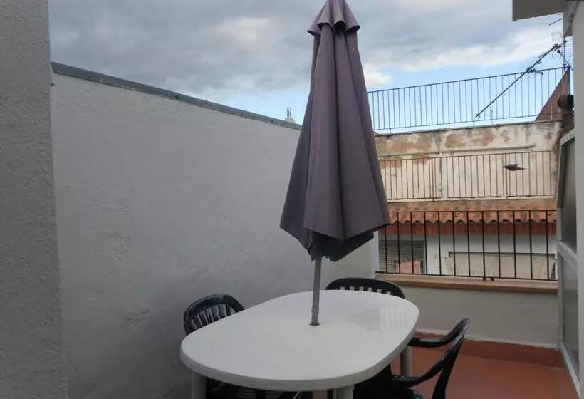 اتاق خانوادگی, Hostal L'alba