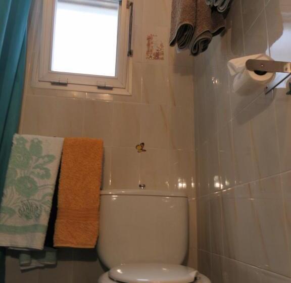 اتاق خانوادگی, Hostal L'alba