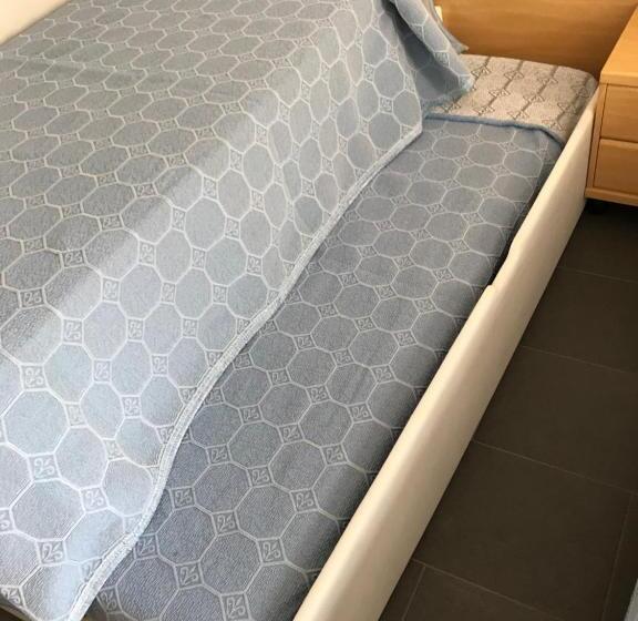 اتاق خانوادگی, Hostal L'alba