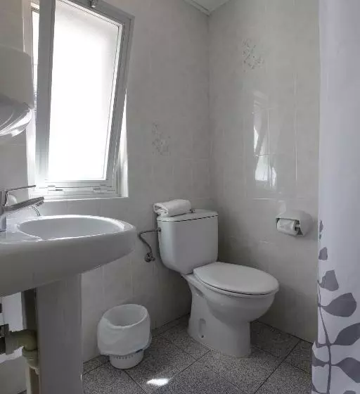 اتاق اکونومی, Hostal L'alba