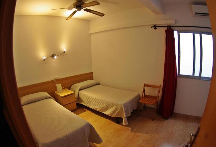 اتاق اکونومی, Hostal L'alba