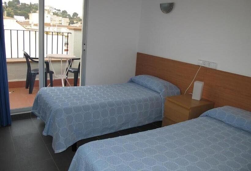 اتاق استاندارد با بالکن, Hostal L'alba