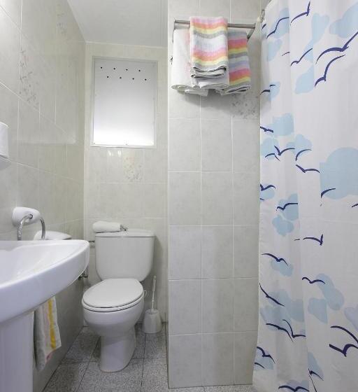 Economy Triple Room, Hostal L'alba