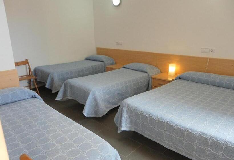 اتاق خانوادگی, Hostal L'alba