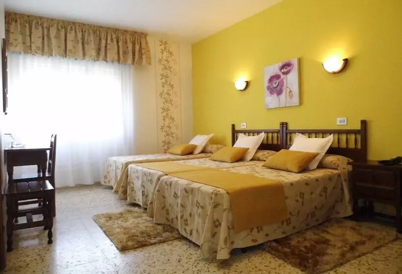 اتاق استاندارد سه نفره, Arboleda