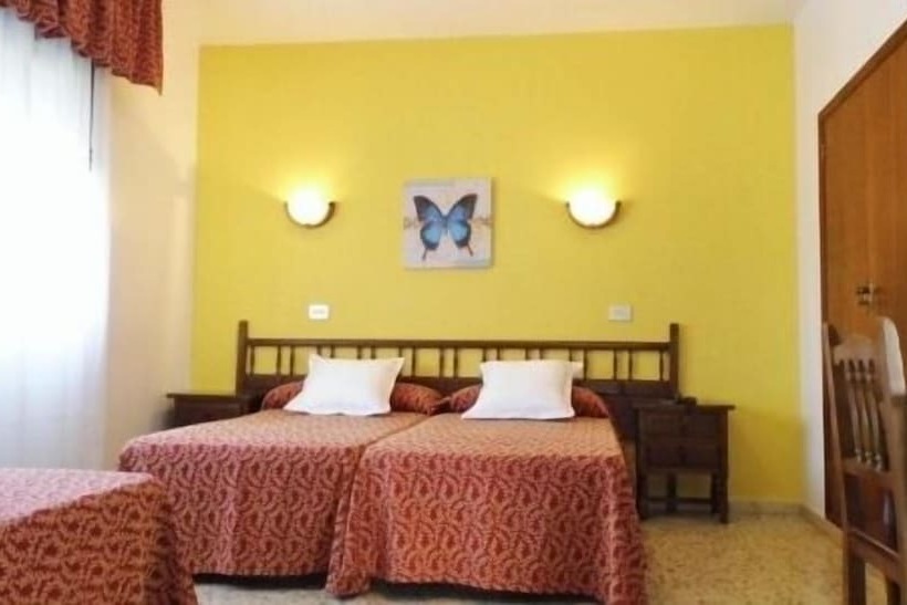 اتاق استاندارد سه نفره, Arboleda