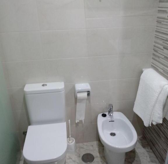 스탠다드 트리플 룸, Bruselas