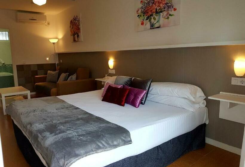 اتاق لوکس با وان آب گرم, Campomar Playa