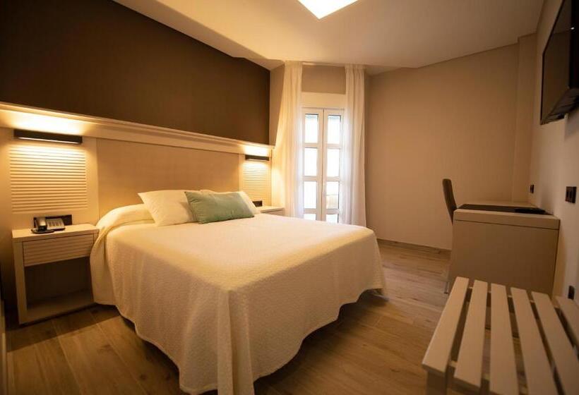 스탠다드 룸 풀장 전망, Diufain