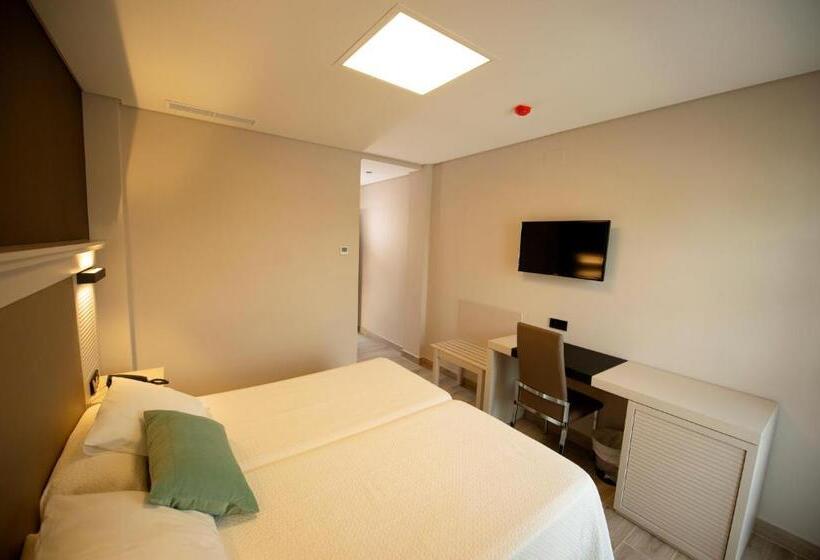 스탠다드 룸 풀장 전망, Diufain