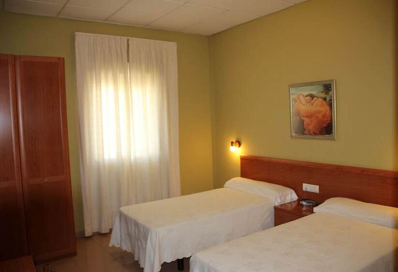 스탠다드 룸, Dora