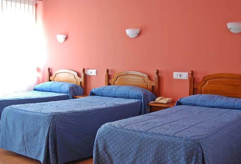 Трехместный Номер Комфорт, Gil