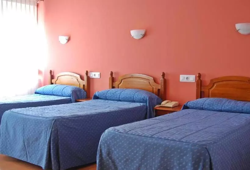 Habitació Triple Comfort, Gil