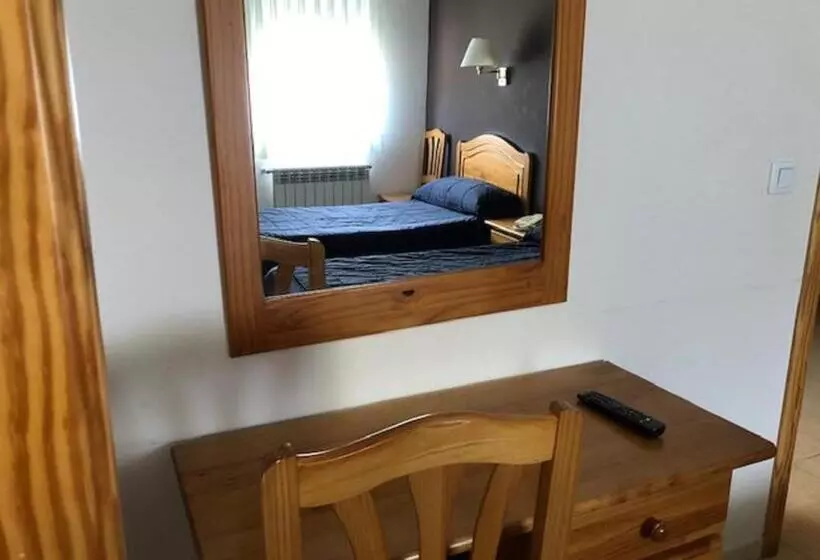 Habitació Estàndard, Gil