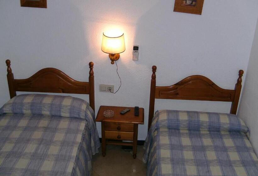 Chambre Triple Standard, Hostal Alicante