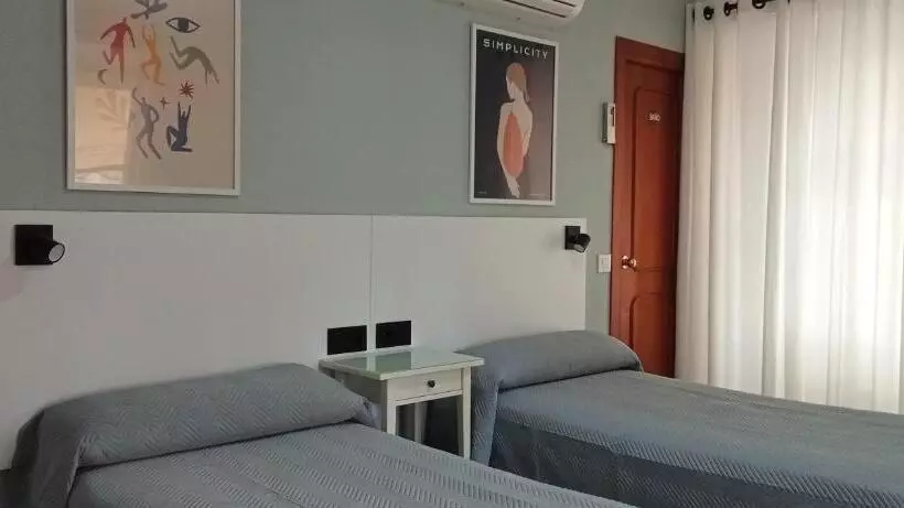 Camera Standard, Hostal Bahia