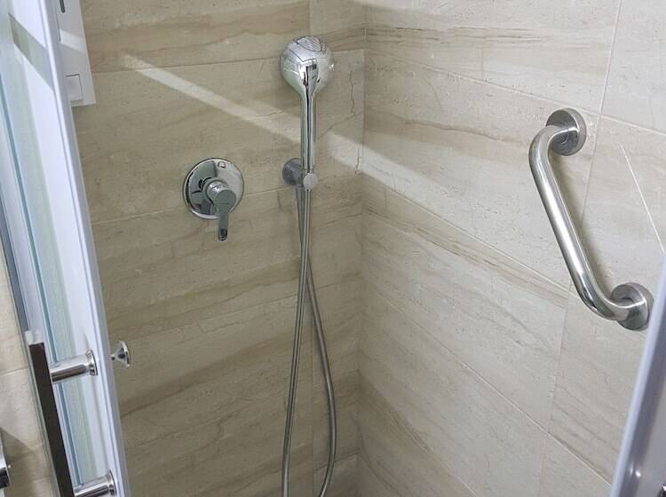 Quarto Estandar com Sacada, Hostal Bahia