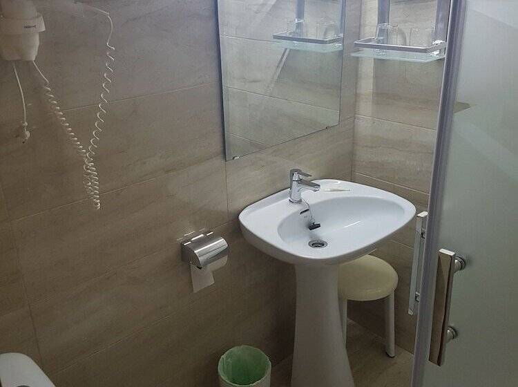 Quarto Estandar com Sacada, Hostal Bahia