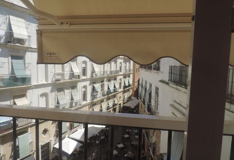 Quarto Estandar com Sacada, Hostal Bahia