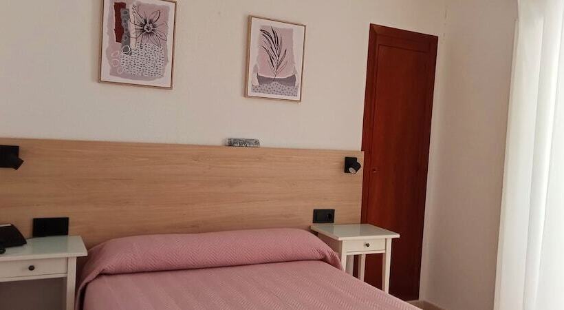 Quarto Estandar com Sacada, Hostal Bahia