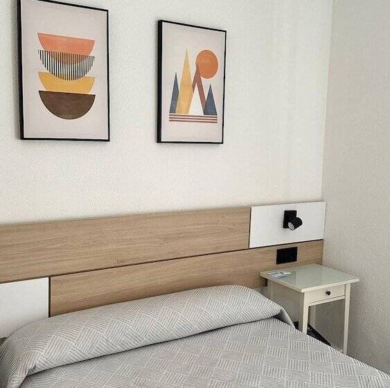 Quarto Estandar com Sacada, Hostal Bahia