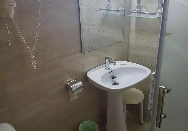 Camera Standard, Hostal Bahia