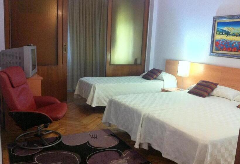 غرفة قياسية ثلاثية, Hostal Del Carmen