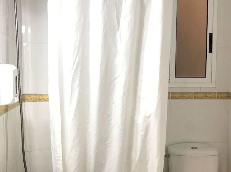 标准三人间, Hostal La Mexicana