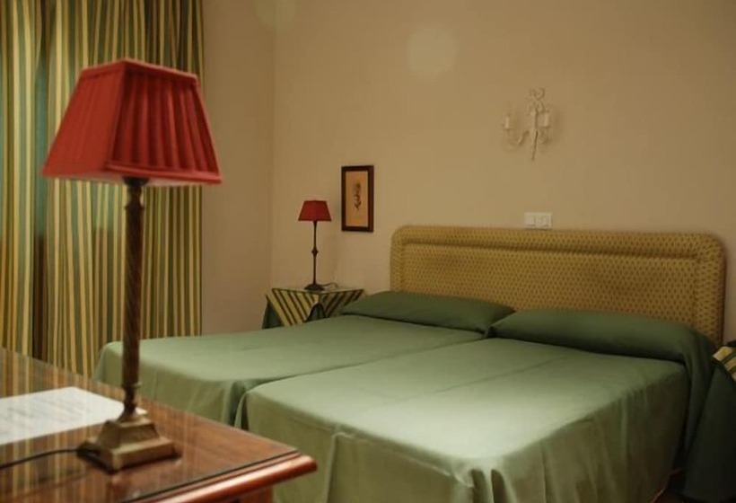 スタンダードルーム, Hostal León