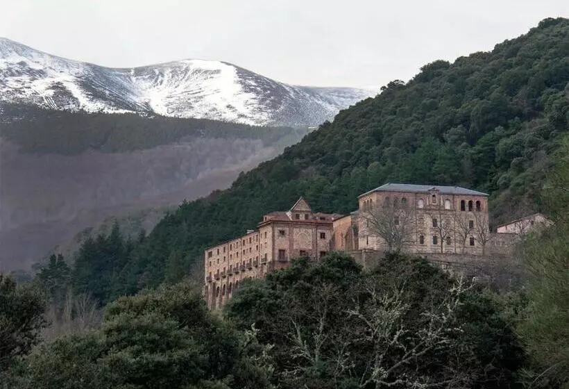 اتاق کلاسیک چهارنفره, Monasterio De Santa Maria De Valvanera
