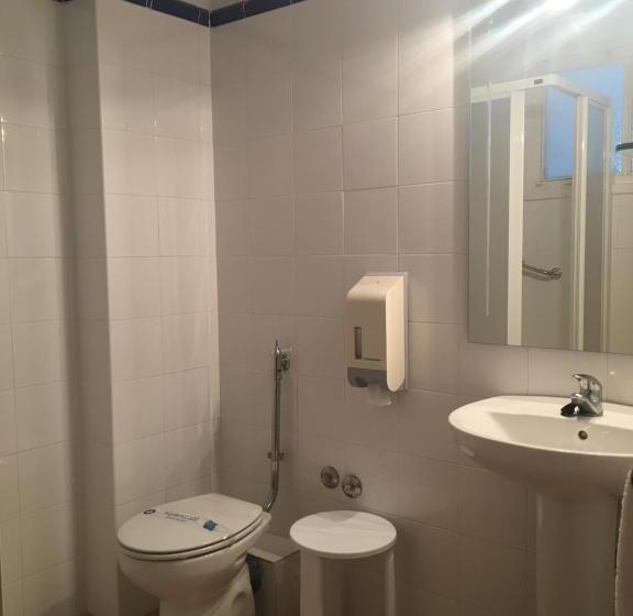 اتاق کلاسیک چهارنفره, Monasterio De Santa Maria De Valvanera