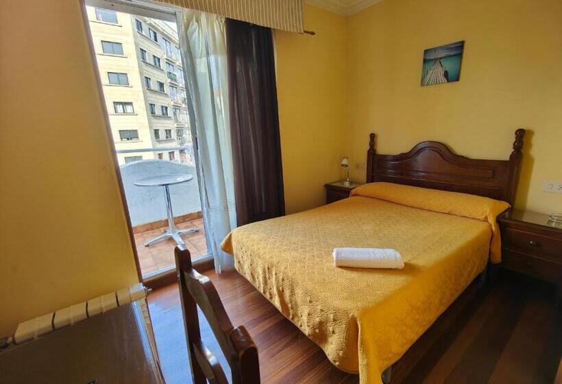 バルコニー付きシングルスタンダードルーム, Pensión Residencia Buenos Aires