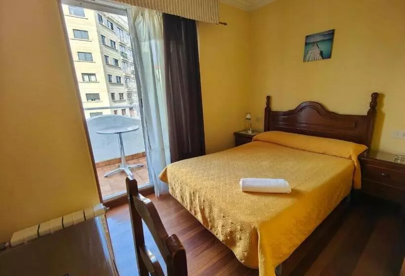 اتاق استاندارد یک تخته با بالکن, Pensión Residencia Buenos Aires