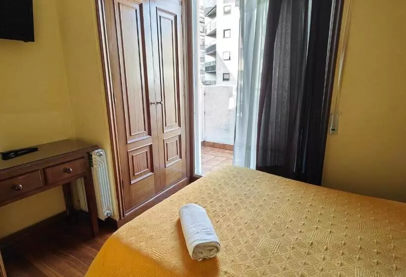 اتاق استاندارد یک تخته با بالکن, Pensión Residencia Buenos Aires