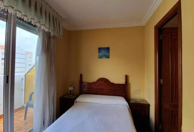 اتاق استاندارد یک تخته با بالکن, Pensión Residencia Buenos Aires