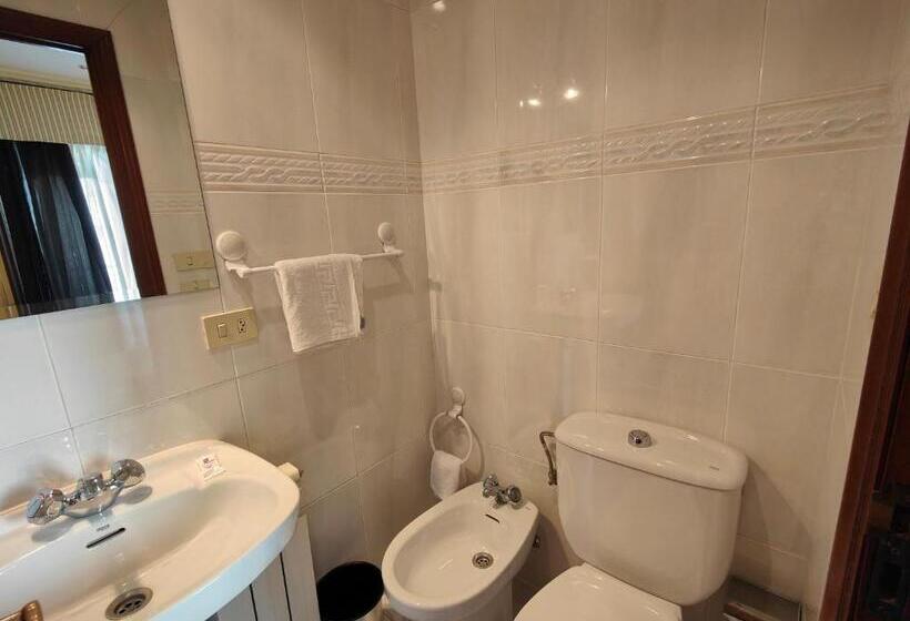 バルコニー付きシングルスタンダードルーム, Pensión Residencia Buenos Aires