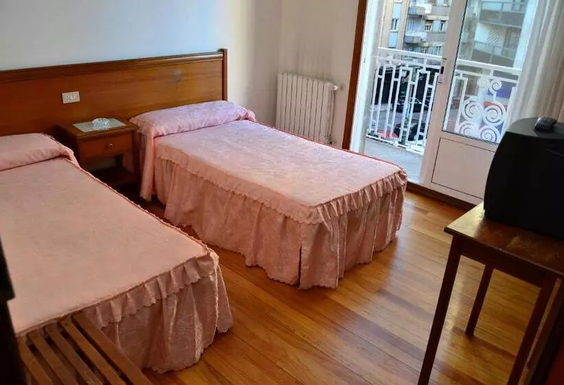 اتاق استاندارد با بالکن, Pensión Residencia Buenos Aires