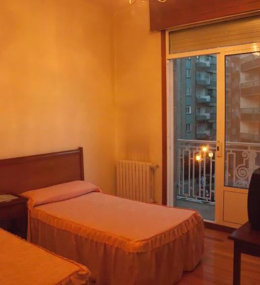 חדר סטנדרט עם מרפסת, Pensión Residencia Buenos Aires