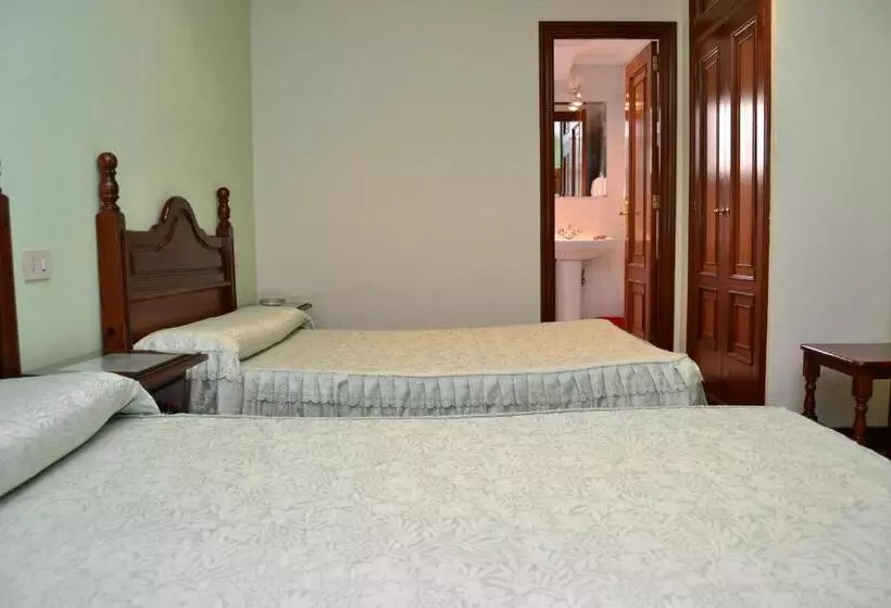 اتاق استاندارد چهار تخته, Pensión Residencia Buenos Aires